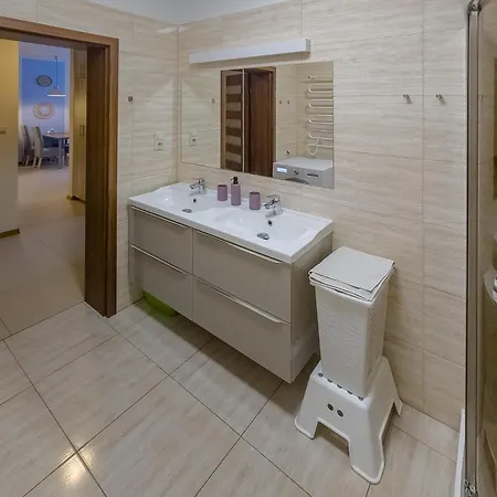 Klimatyzowany Przy Plazy - 2 Sypialnie, Basen, Garaz, 4 Pory Roku * Jastrzębia Góra