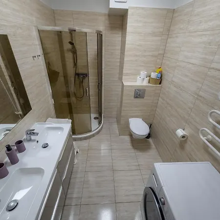 Klimatyzowany Przy Plazy - 2 Sypialnie, Basen, Garaz, 4 Pory Roku