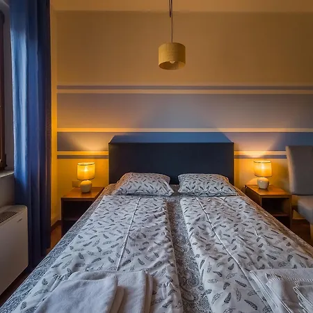 公寓 Klimatyzowany Przy Plazy - 2 Sypialnie, Basen, Garaz, 4 Pory Roku *