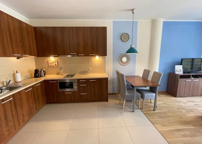 Klimatyzowany Przy Plazy - 2 Sypialnie, Basen, Garaz, 4 Pory Roku Apartmán