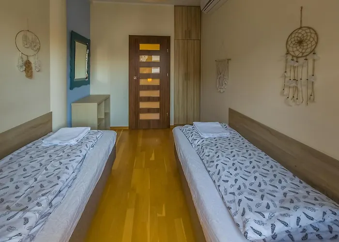 Apartmán Klimatyzowany Przy Plazy - 2 Sypialnie, Basen, Garaz, 4 Pory Roku