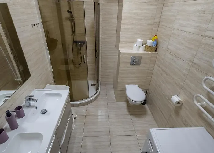 Klimatyzowany Przy Plazy - 2 Sypialnie, Basen, Garaz, 4 Pory Roku