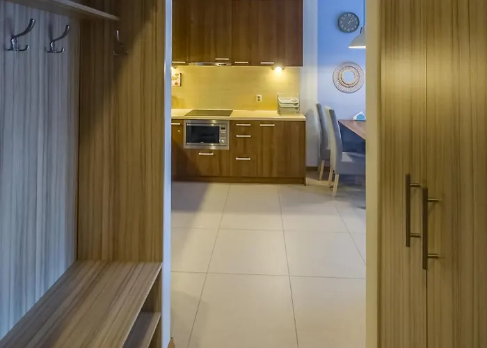 Apartmán Klimatyzowany Przy Plazy - 2 Sypialnie, Basen, Garaz, 4 Pory Roku